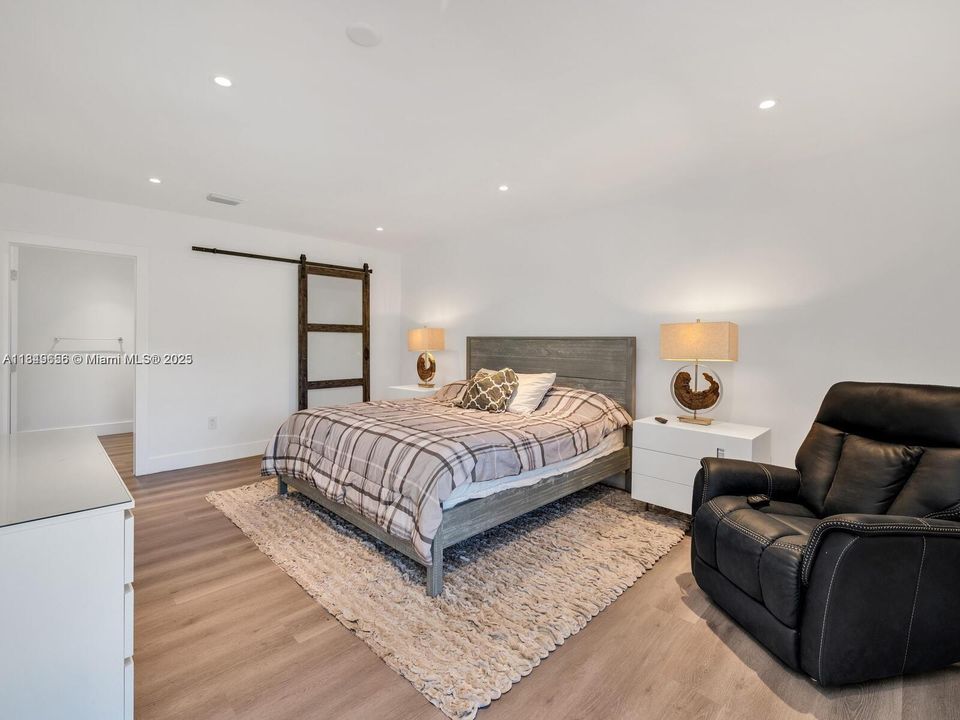 En Venta: $2,700,000 (6 camas, 5 baños, 4296 Pies cuadrados)