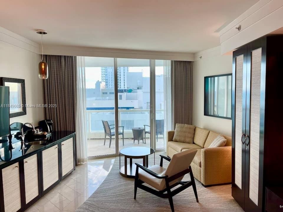 待售: $860,000 (0 贝兹, 1 浴室, 538 平方英尺)