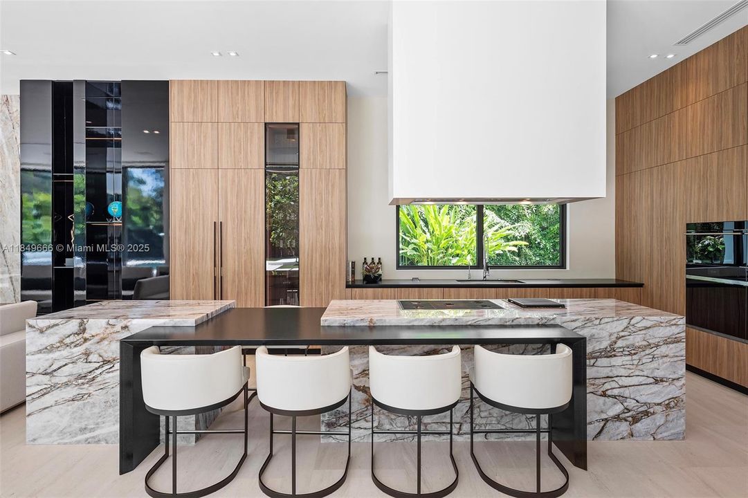 For Sale: $22,500,000 (7 beds, 8 baths, 9258 Square Feet)