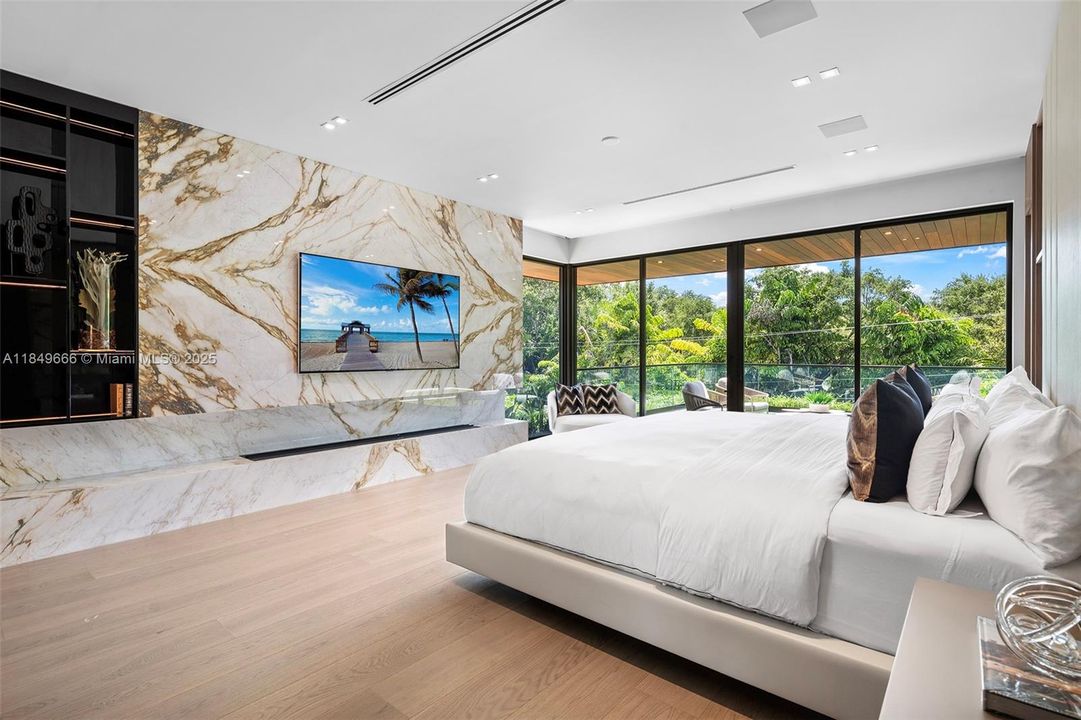 For Sale: $22,500,000 (7 beds, 8 baths, 9258 Square Feet)