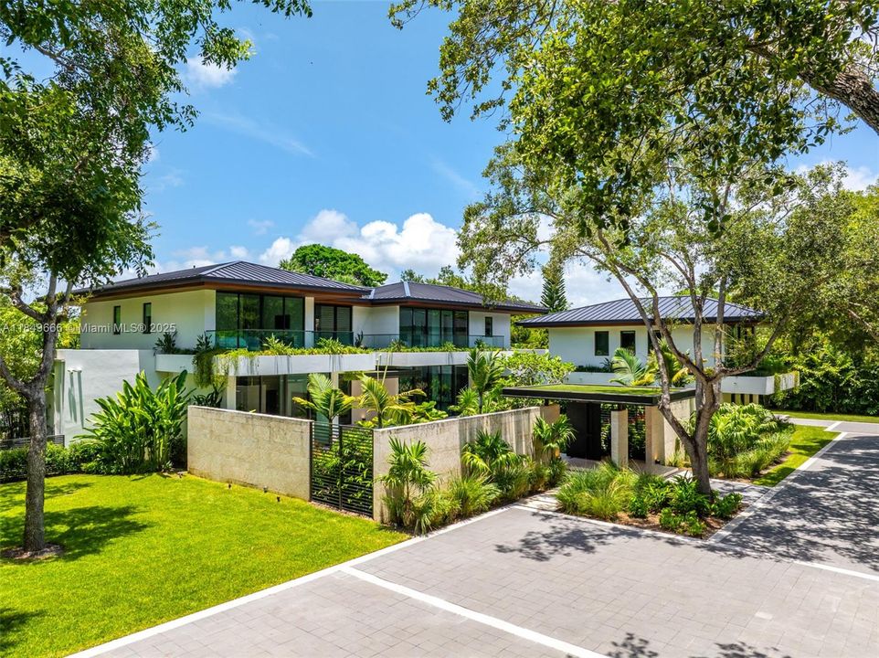 For Sale: $22,500,000 (7 beds, 8 baths, 9258 Square Feet)