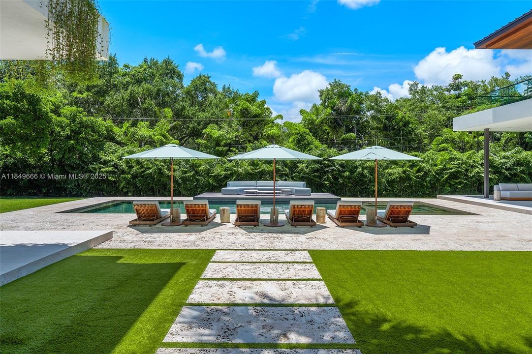 For Sale: $22,500,000 (7 beds, 8 baths, 9258 Square Feet)