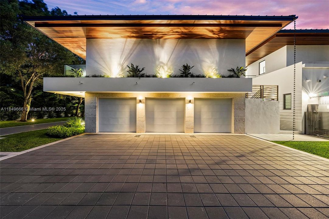 For Sale: $22,500,000 (7 beds, 8 baths, 9258 Square Feet)