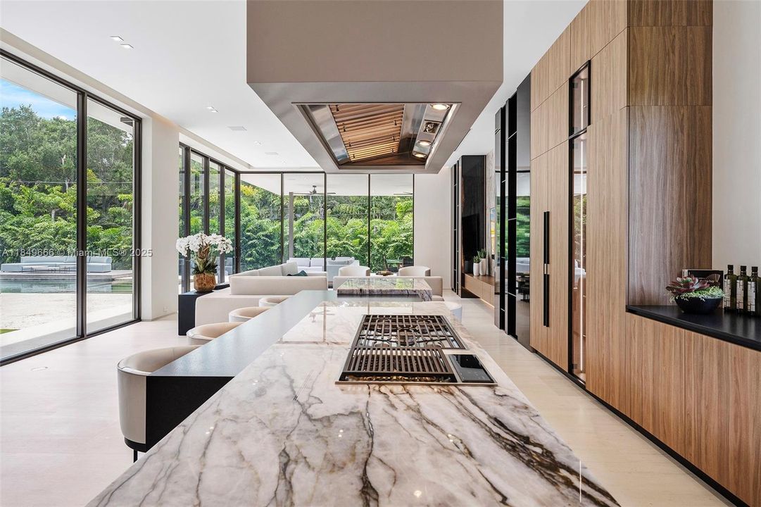 For Sale: $22,500,000 (7 beds, 8 baths, 9258 Square Feet)