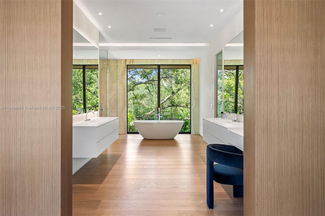 For Sale: $22,500,000 (7 beds, 8 baths, 9258 Square Feet)