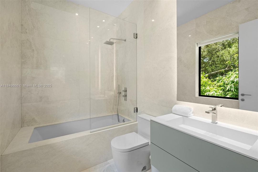 For Sale: $22,500,000 (7 beds, 8 baths, 9258 Square Feet)