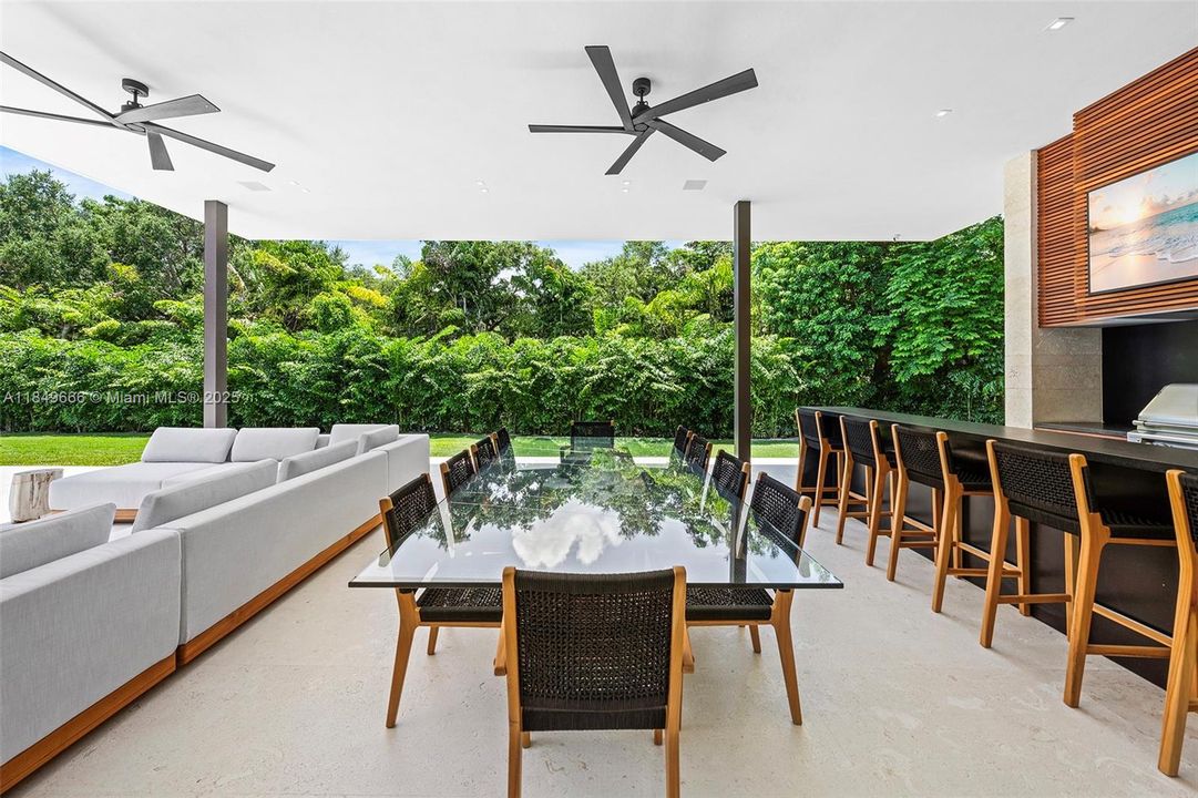 For Sale: $22,500,000 (7 beds, 8 baths, 9258 Square Feet)