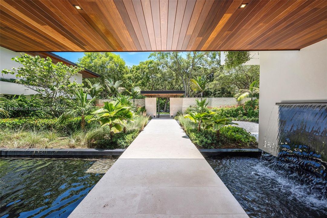 For Sale: $22,500,000 (7 beds, 8 baths, 9258 Square Feet)