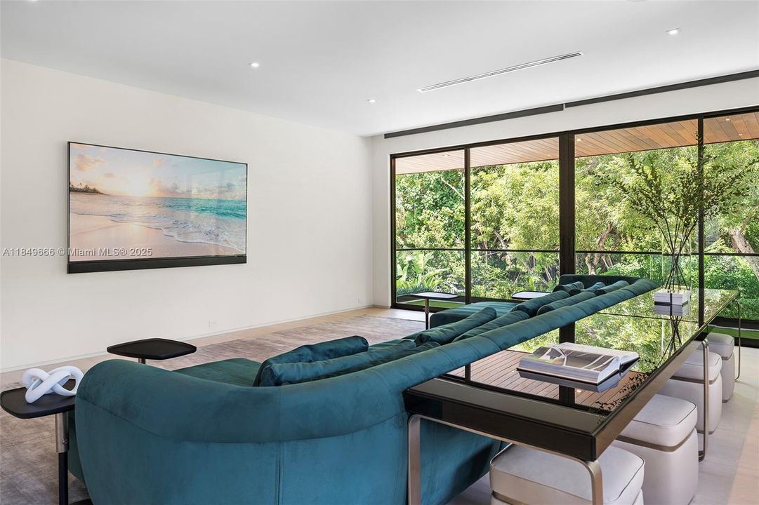 For Sale: $22,500,000 (7 beds, 8 baths, 9258 Square Feet)