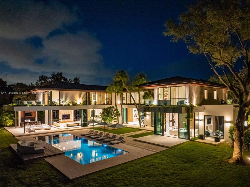 For Sale: $22,500,000 (7 beds, 8 baths, 9258 Square Feet)