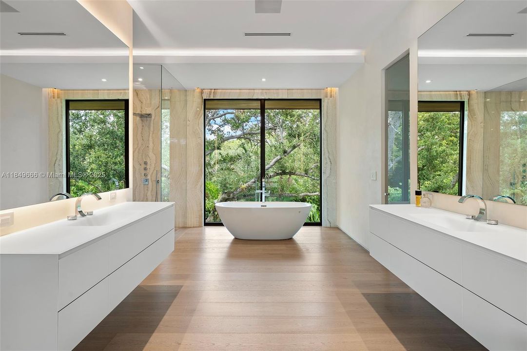 For Sale: $22,500,000 (7 beds, 8 baths, 9258 Square Feet)