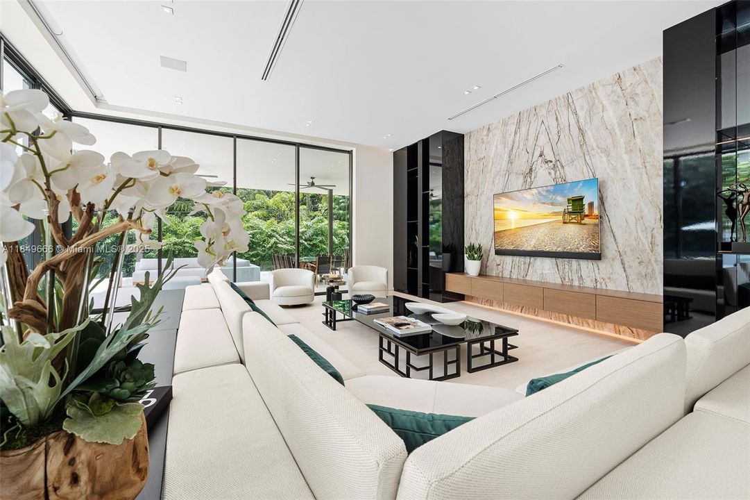 For Sale: $22,500,000 (7 beds, 8 baths, 9258 Square Feet)