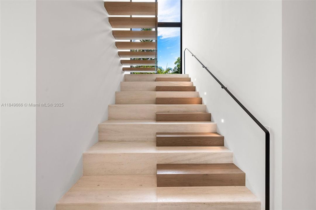 For Sale: $22,500,000 (7 beds, 8 baths, 9258 Square Feet)