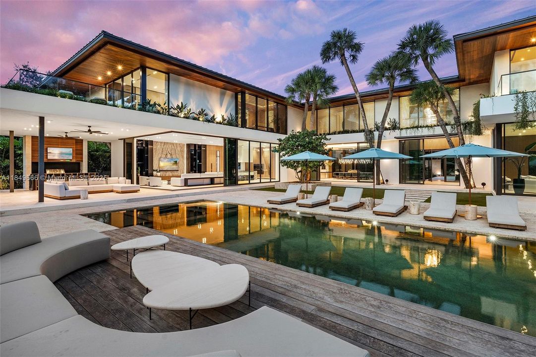 For Sale: $22,500,000 (7 beds, 8 baths, 9258 Square Feet)