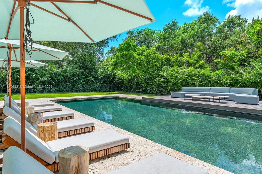 For Sale: $22,500,000 (7 beds, 8 baths, 9258 Square Feet)