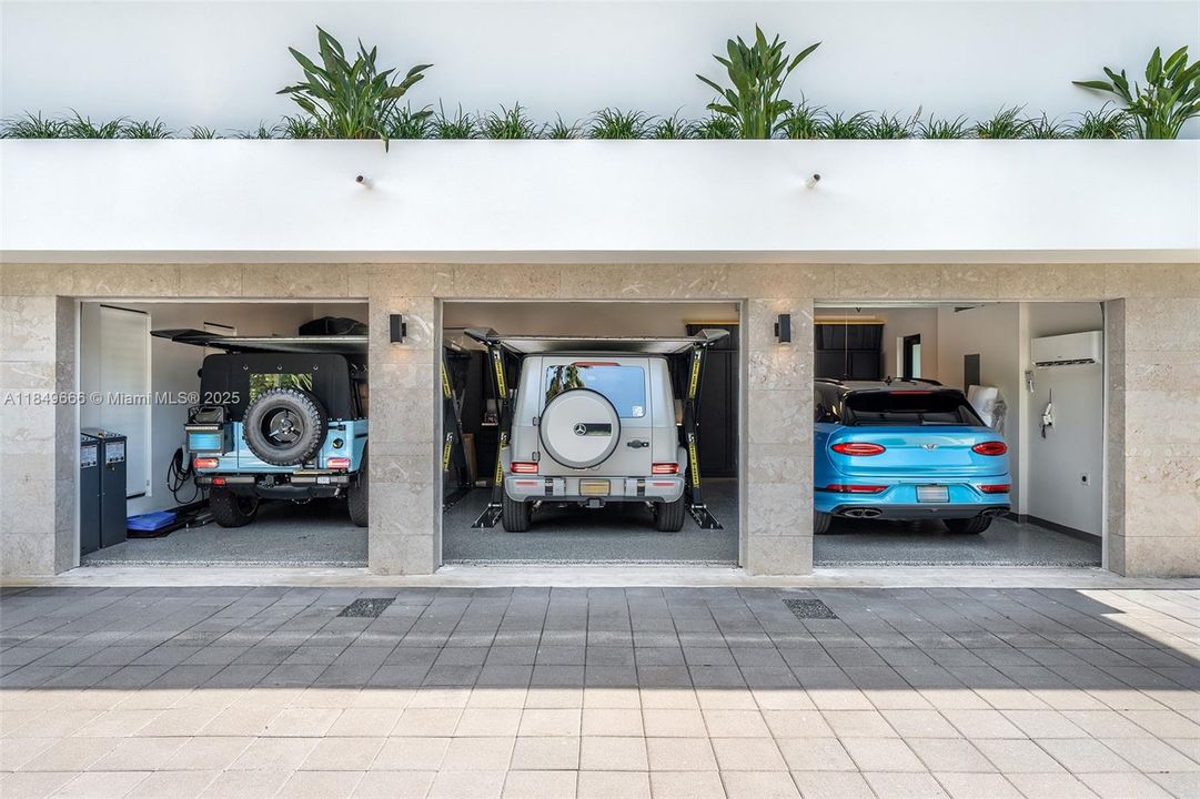 For Sale: $22,500,000 (7 beds, 8 baths, 9258 Square Feet)