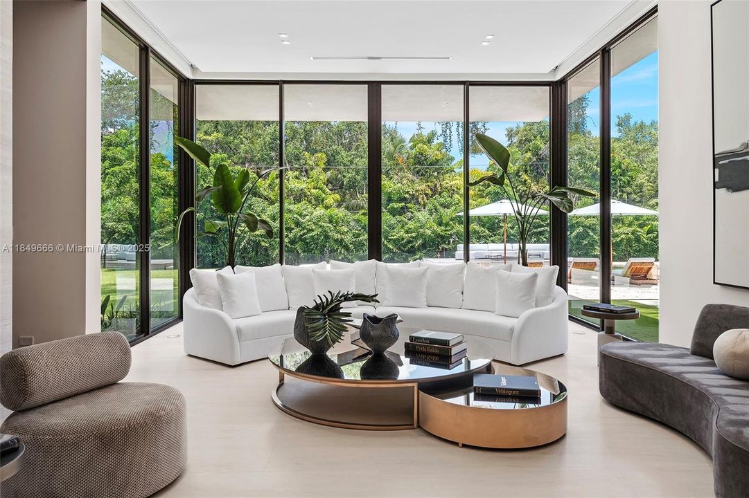 For Sale: $22,500,000 (7 beds, 8 baths, 9258 Square Feet)