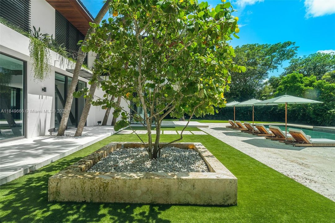 For Sale: $22,500,000 (7 beds, 8 baths, 9258 Square Feet)