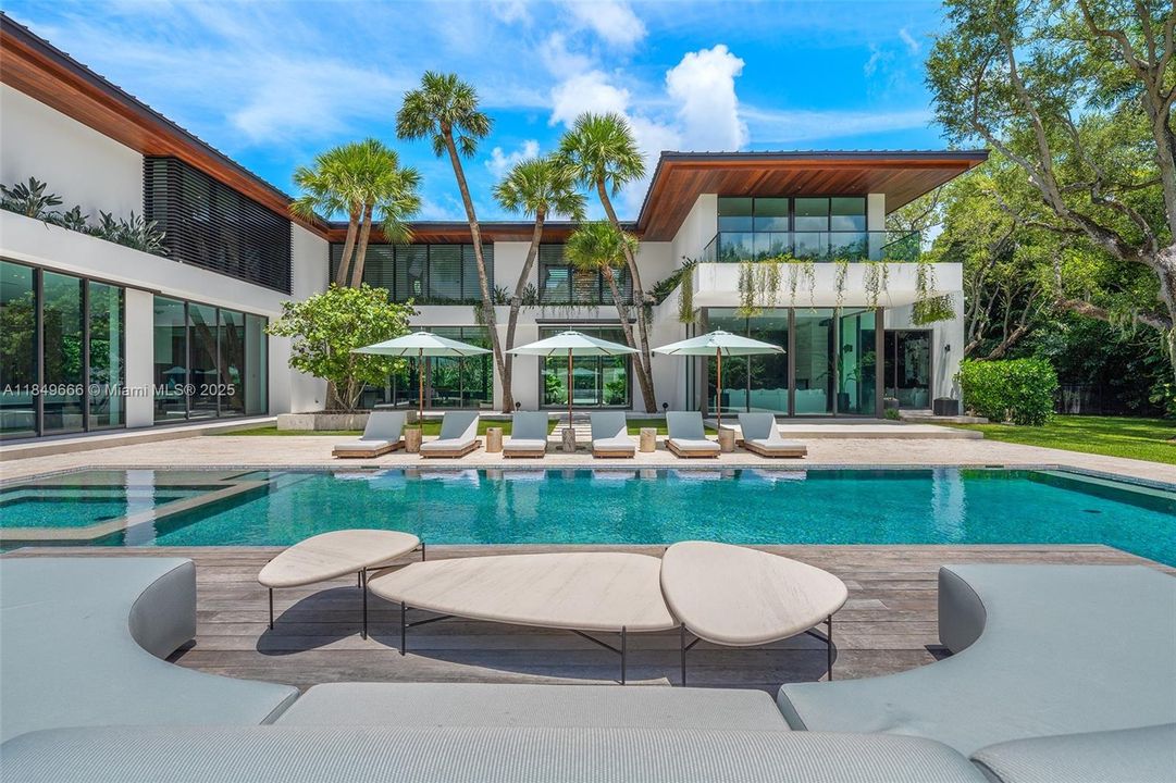 For Sale: $22,500,000 (7 beds, 8 baths, 9258 Square Feet)