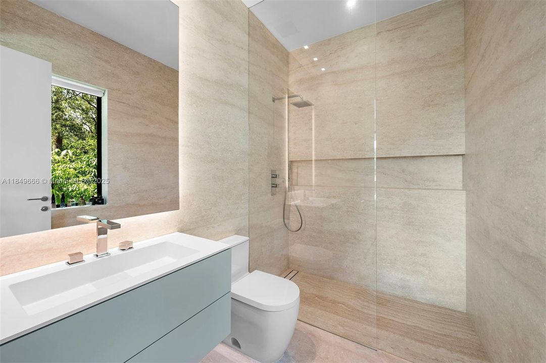 For Sale: $22,500,000 (7 beds, 8 baths, 9258 Square Feet)