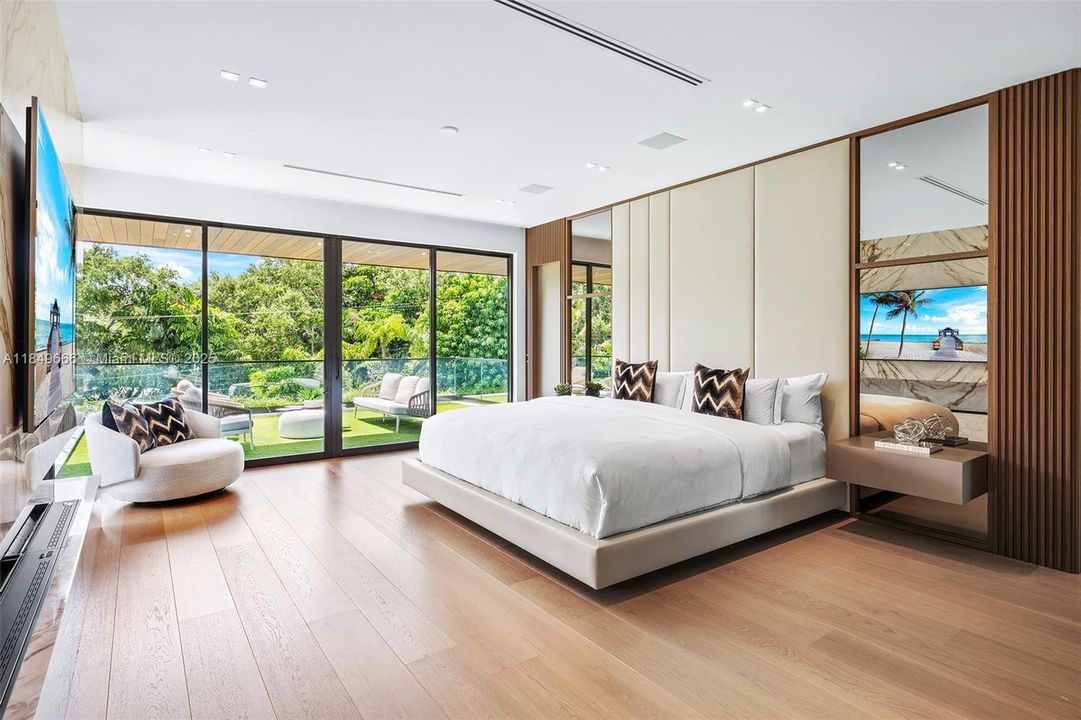 For Sale: $22,500,000 (7 beds, 8 baths, 9258 Square Feet)