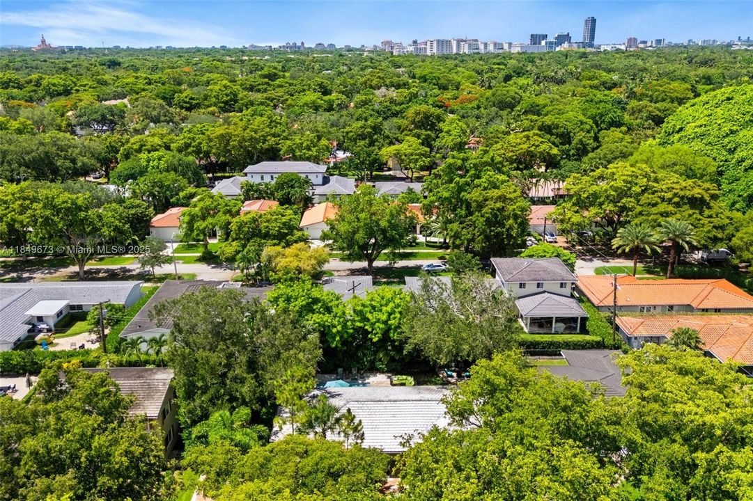 Vendido Recientemente: $1,999,000 (3 camas, 3 baños, 1771 Pies cuadrados)