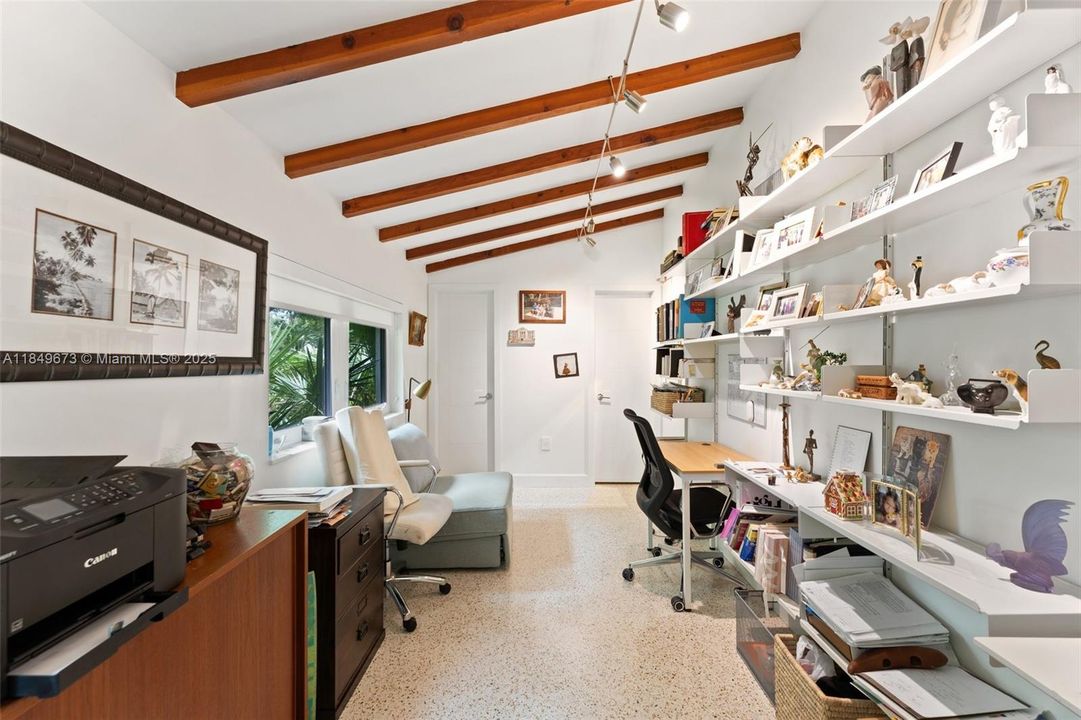 Vendido Recientemente: $1,999,000 (3 camas, 3 baños, 1771 Pies cuadrados)