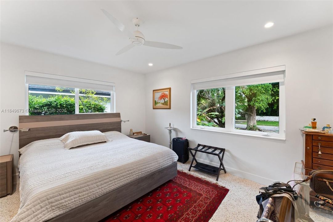 Vendido Recientemente: $1,999,000 (3 camas, 3 baños, 1771 Pies cuadrados)