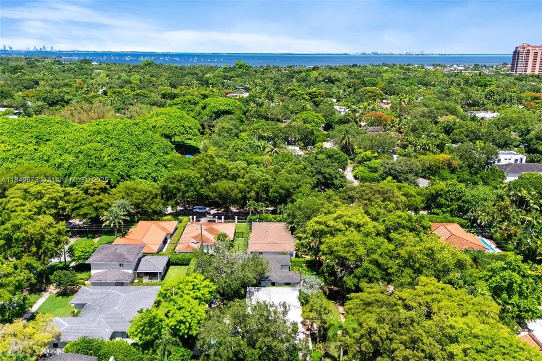 Vendido Recientemente: $1,999,000 (3 camas, 3 baños, 1771 Pies cuadrados)