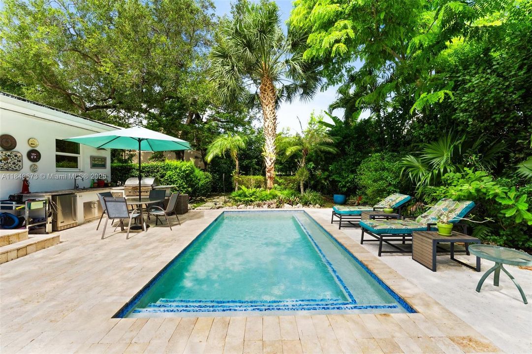 Vendido Recientemente: $1,999,000 (3 camas, 3 baños, 1771 Pies cuadrados)