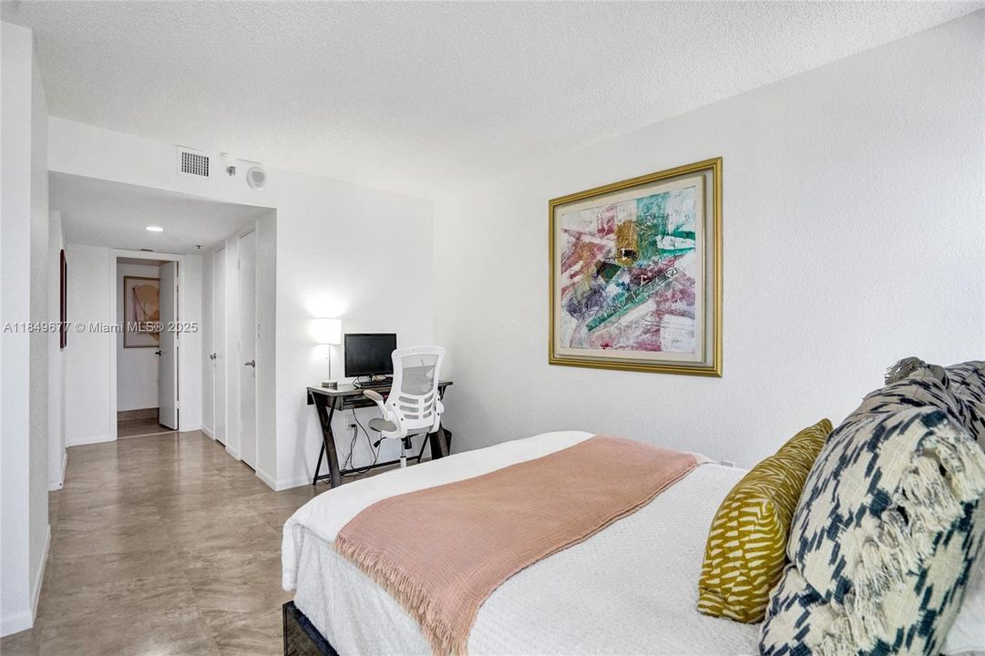 Recently Rented: $3,500 (2 beds, 2 baths, 1570 Square Feet)