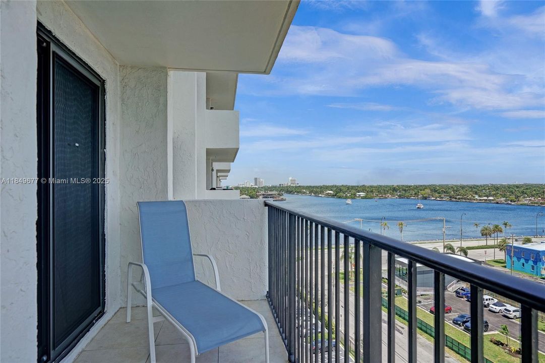 Recently Rented: $3,500 (2 beds, 2 baths, 1570 Square Feet)