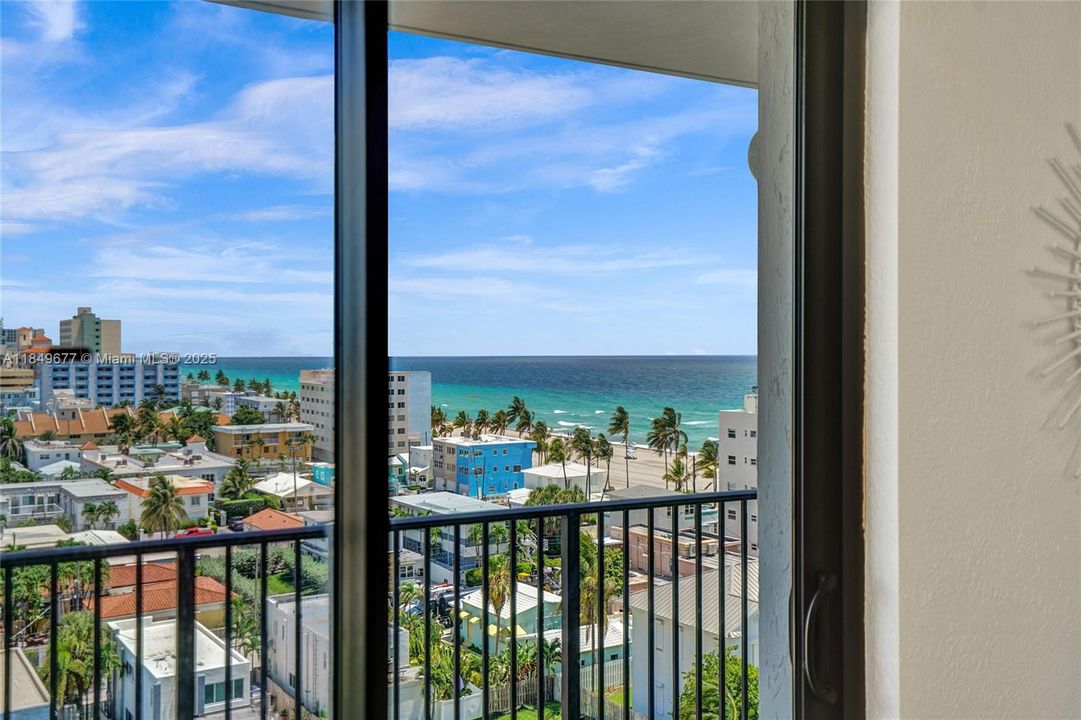 Recently Rented: $3,500 (2 beds, 2 baths, 1570 Square Feet)