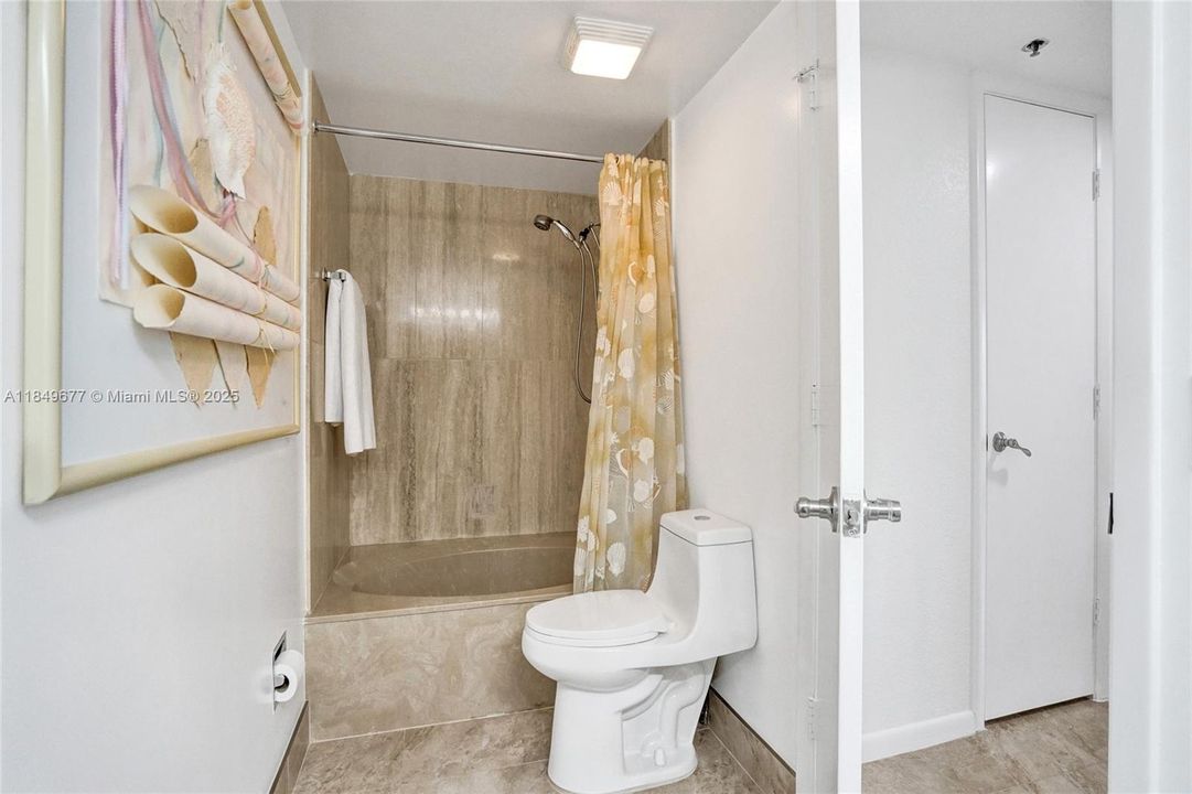 Recently Rented: $3,500 (2 beds, 2 baths, 1570 Square Feet)