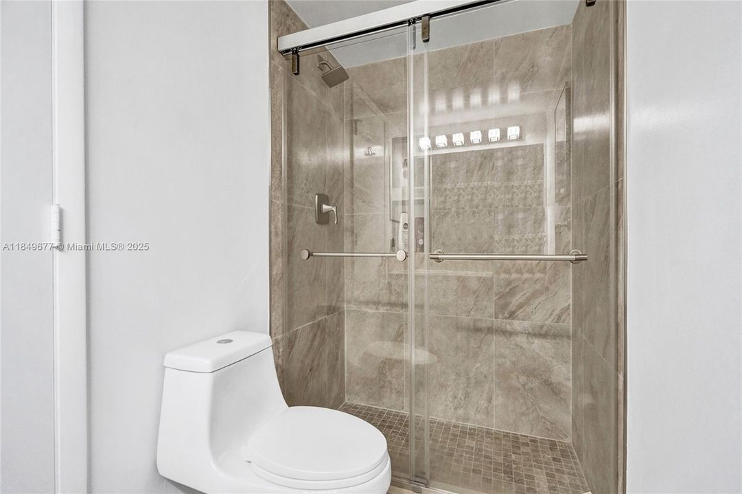 Recently Rented: $3,500 (2 beds, 2 baths, 1570 Square Feet)