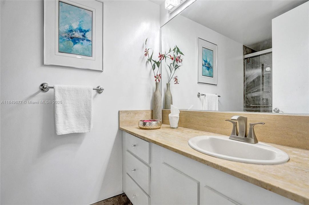 Recently Rented: $3,500 (2 beds, 2 baths, 1570 Square Feet)