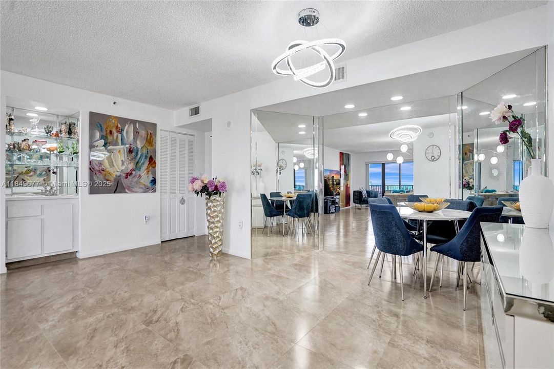 Recently Rented: $3,500 (2 beds, 2 baths, 1570 Square Feet)