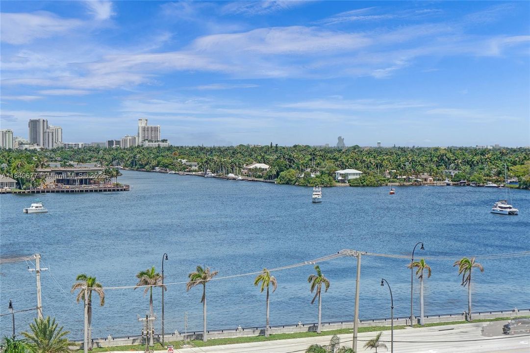 Recently Rented: $3,500 (2 beds, 2 baths, 1570 Square Feet)