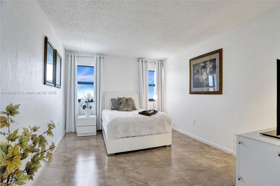 Recently Rented: $3,500 (2 beds, 2 baths, 1570 Square Feet)