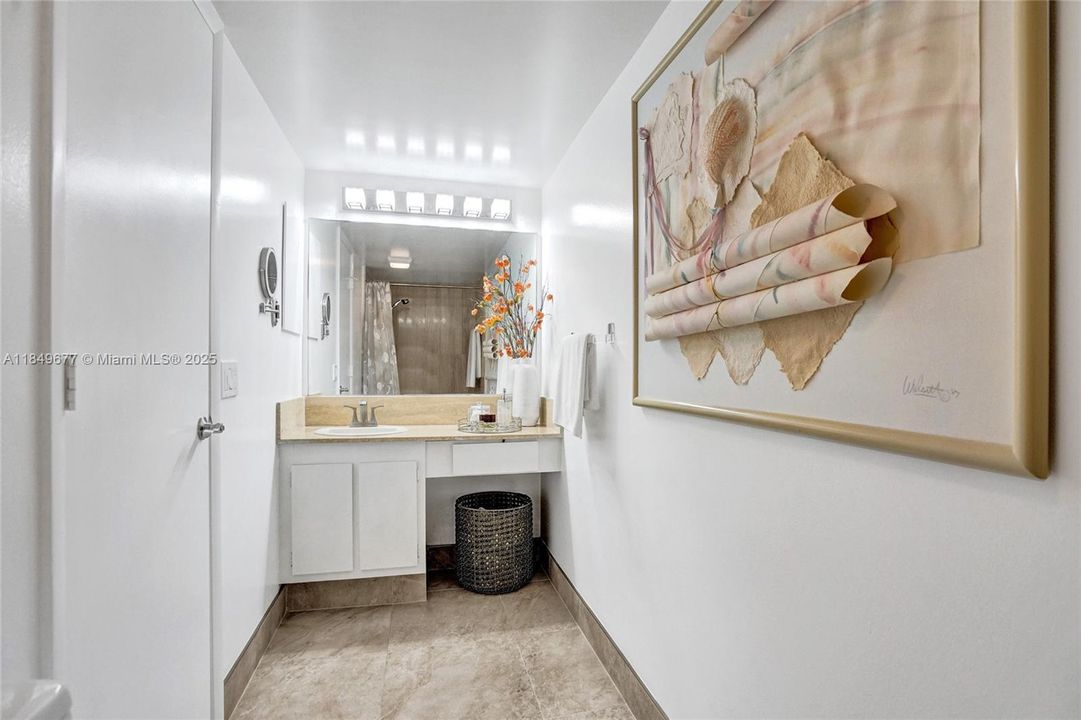 Recently Rented: $3,500 (2 beds, 2 baths, 1570 Square Feet)