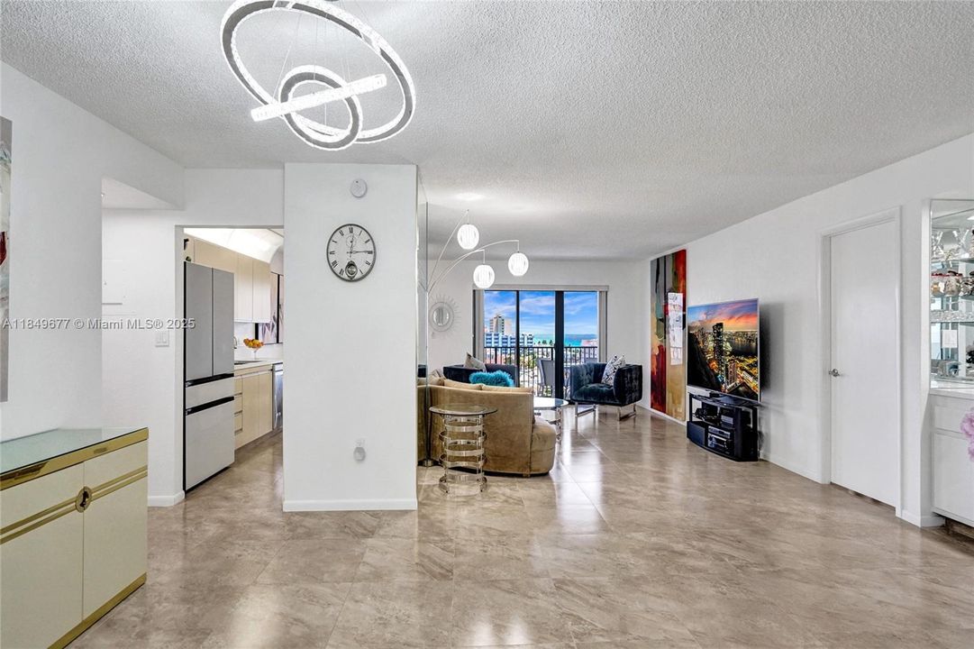 Recently Rented: $3,500 (2 beds, 2 baths, 1570 Square Feet)