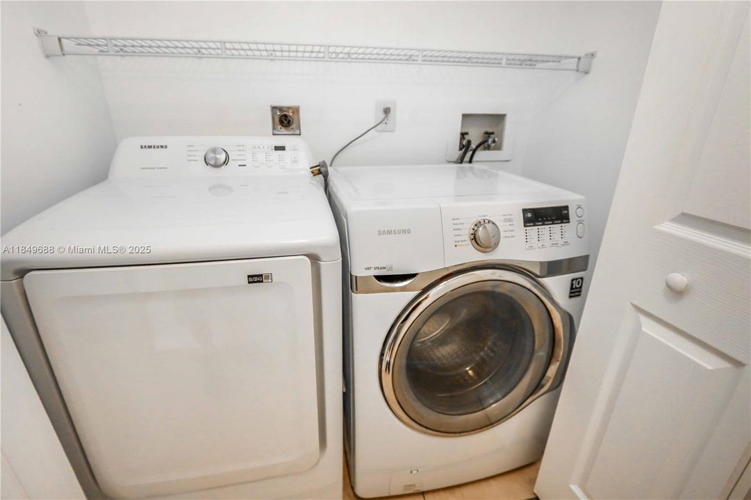 For Sale: $420,000 (3 beds, 2 baths, 1610 Square Feet)