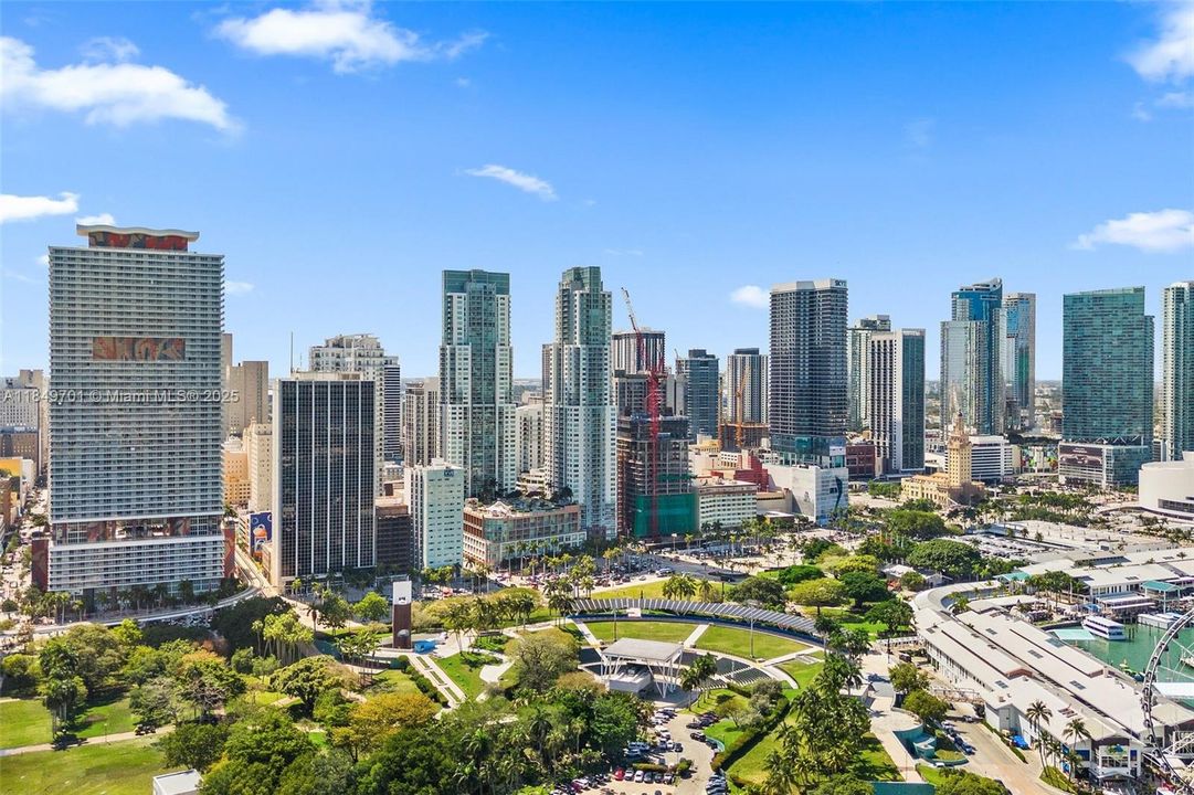 En Venta: $450,000 (2 camas, 2 baños, 1006 Pies cuadrados)