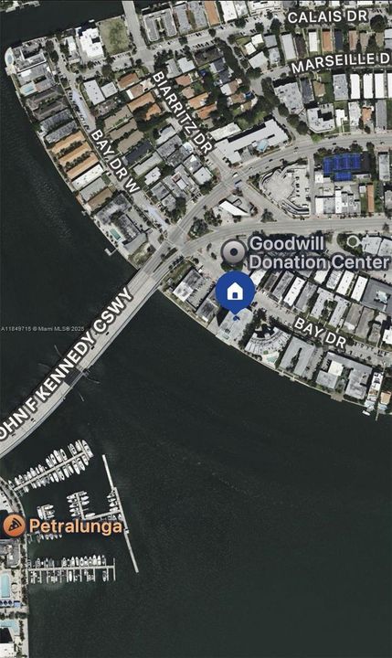 For Sale: $265,000 (1 beds, 1 baths, 730 Square Feet)