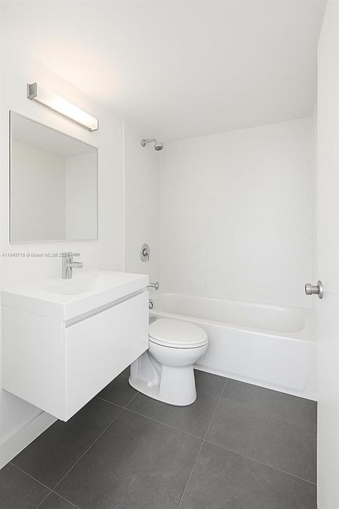 For Sale: $265,000 (1 beds, 1 baths, 730 Square Feet)