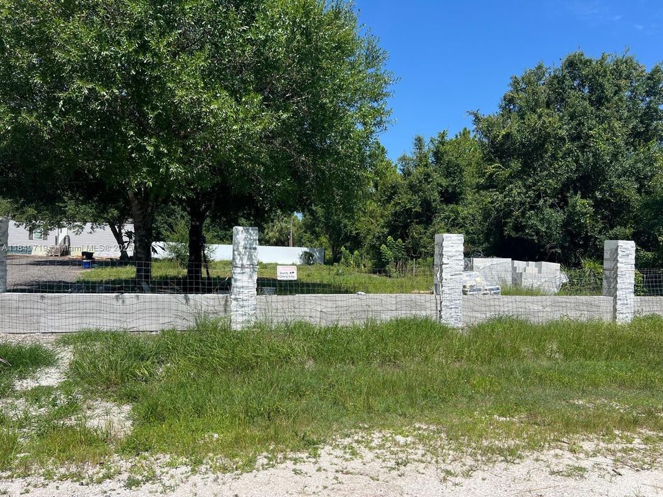 Activo con contrato: $280,000 (3 camas, 2 baños, 924 Pies cuadrados)