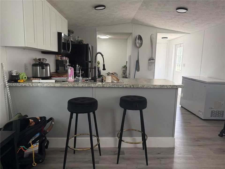 Activo con contrato: $280,000 (3 camas, 2 baños, 924 Pies cuadrados)