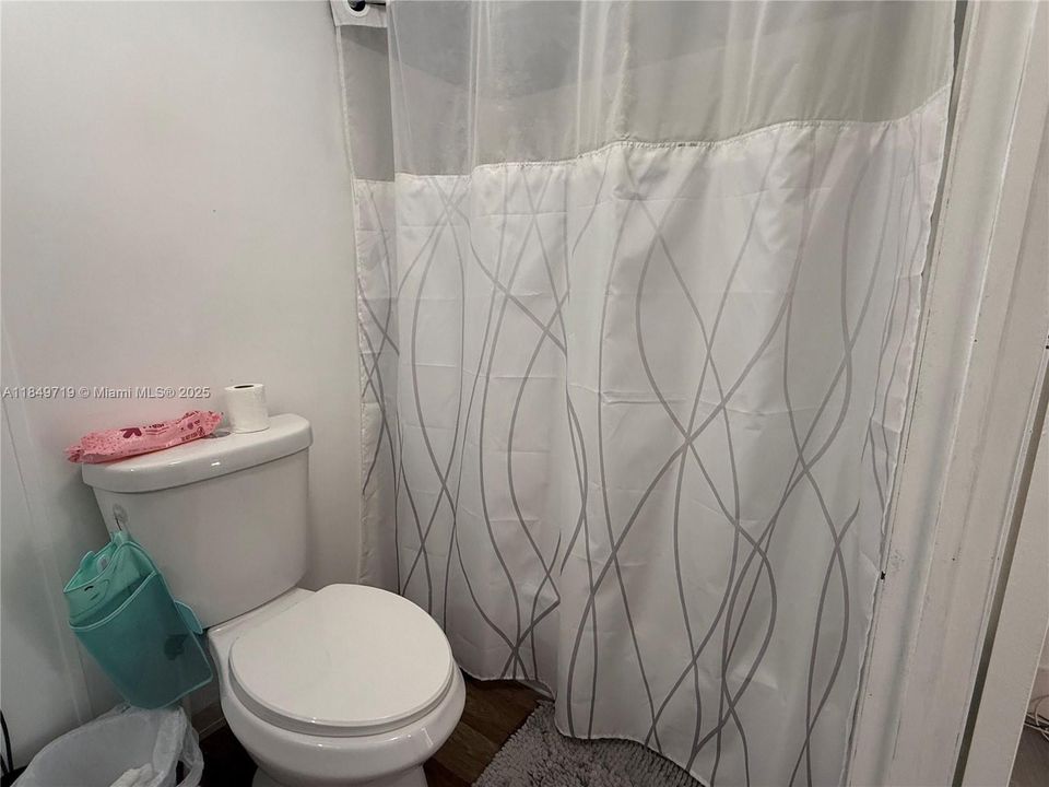 Activo con contrato: $280,000 (3 camas, 2 baños, 924 Pies cuadrados)