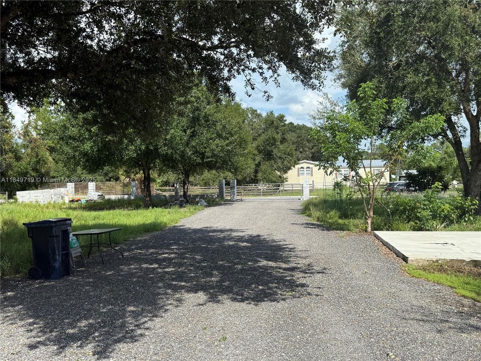 Activo con contrato: $280,000 (3 camas, 2 baños, 924 Pies cuadrados)