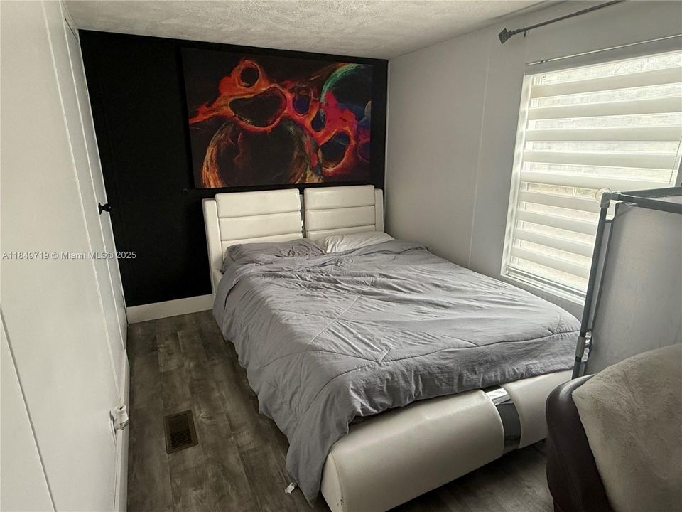 Activo con contrato: $280,000 (3 camas, 2 baños, 924 Pies cuadrados)